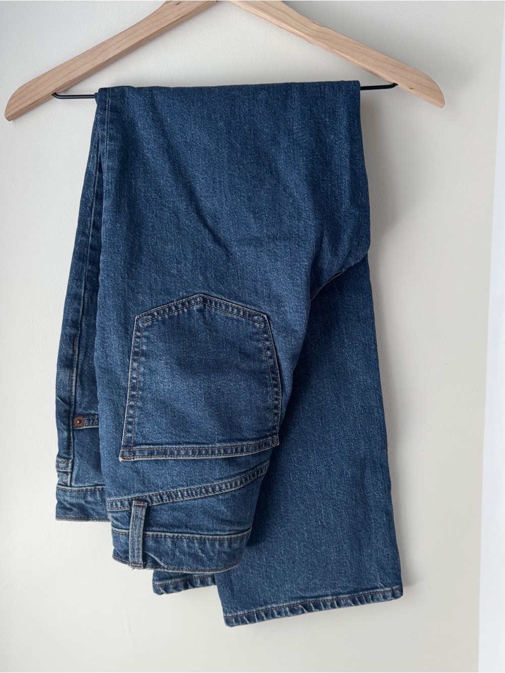 NEW! Universal Thread women’s Straight Jeans in Dark Blue Denim